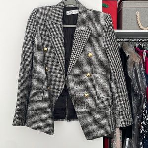 Zara black houndstooth fitted double-breasted blazer.